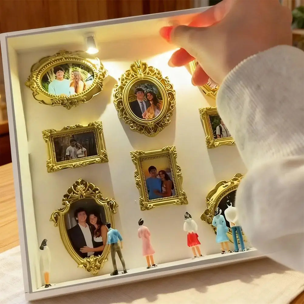 Mini museum photo frame